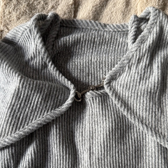 Commense Mauve Shrug Knit Two-Piece Matching Set (Top) - Picture 3 of 8